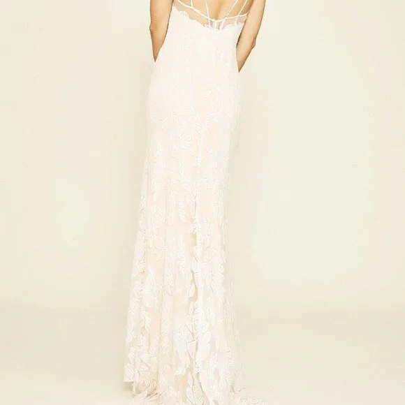 Tadashi Shoji Bridal Pippa Ivory/Petal Lace Applique Tulle Dress